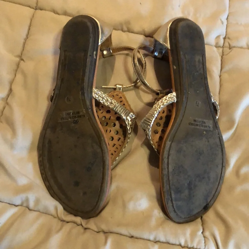 Sandals - Picture 2 of 4